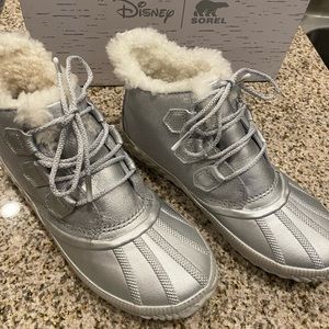 Sorel silver booties